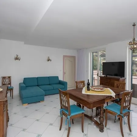 Villa Lelle *